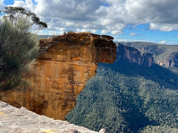 Burramoko Ridge (Hanging Rock) trail