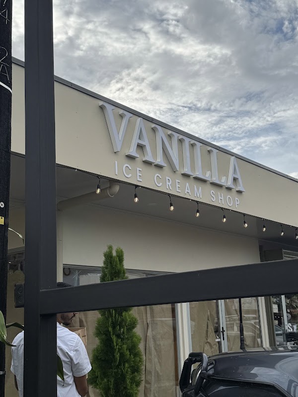 Vanilla Ice Cream Shop 1