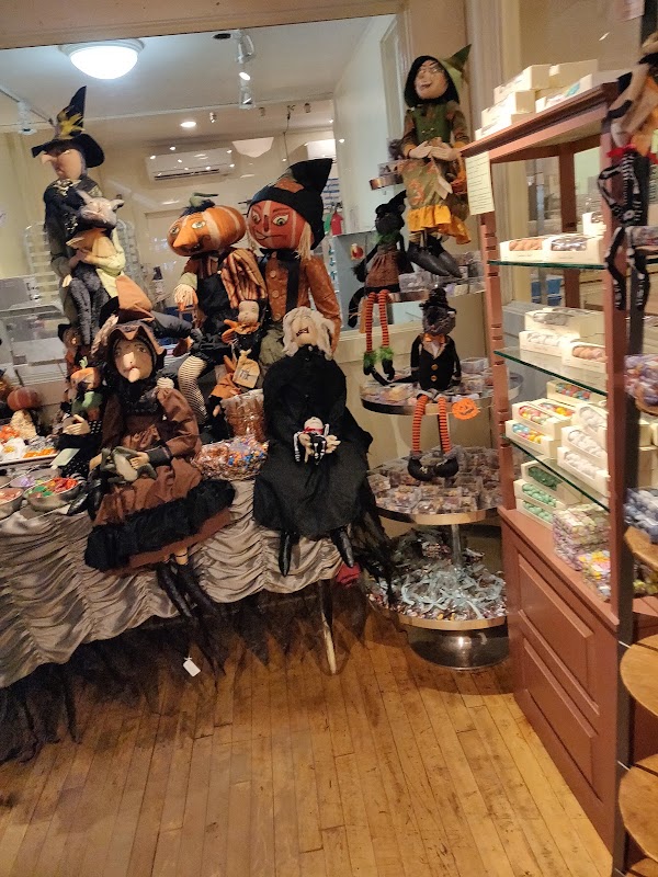 Harbor Candy Shop 4