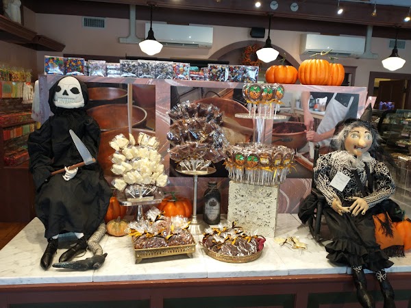 Harbor Candy Shop 3