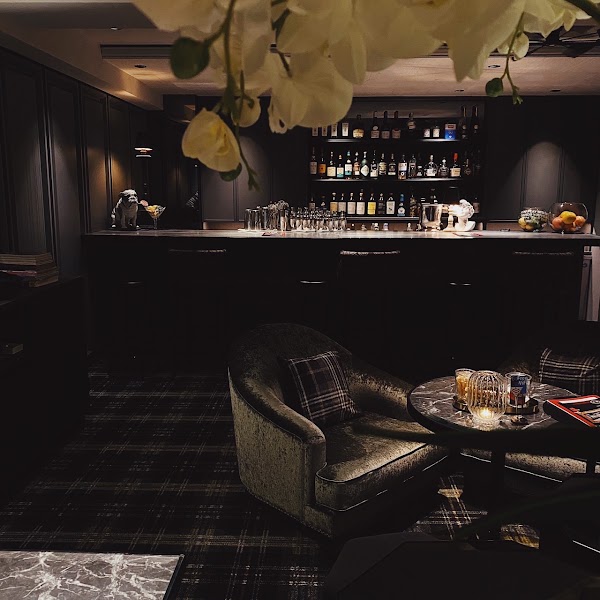 BAR TIE