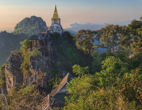 Wat Chaloem Phra Kiat (Wat Phra Phutthabat Sutthawat) 1