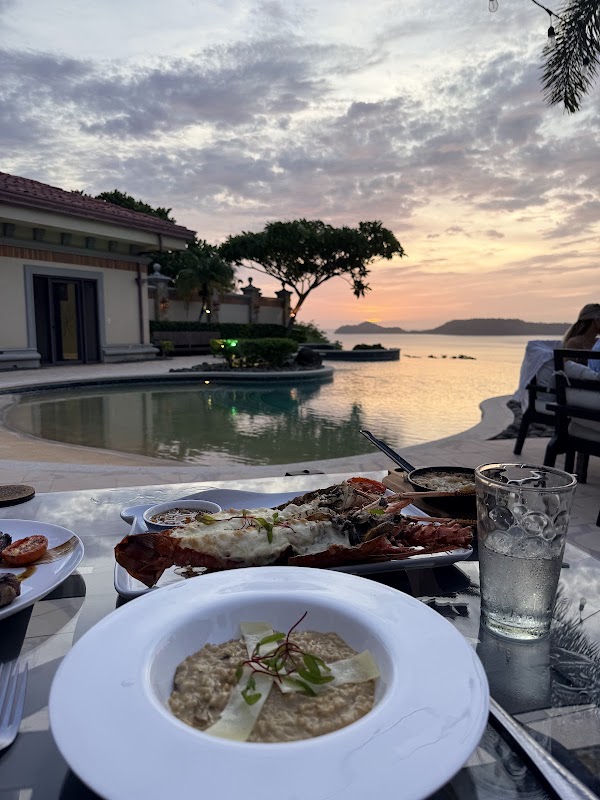 Peninsula CR Steak & Seafood Grill 4