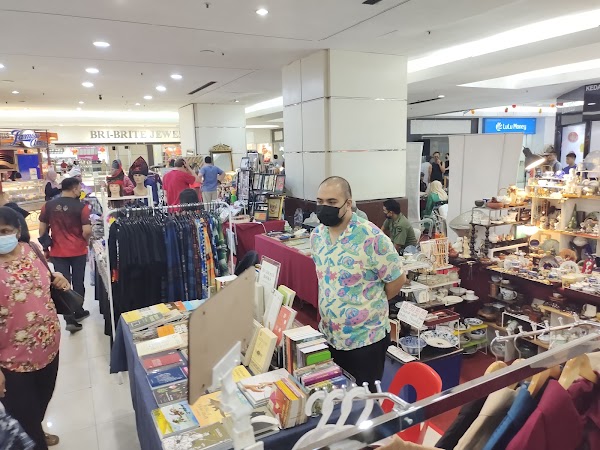 Amcorp Mall 4