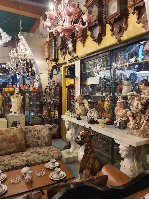 PAPAYA Studio Thailand's Largest Antique vintage store 4