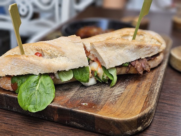 Charles Sandwiches 3