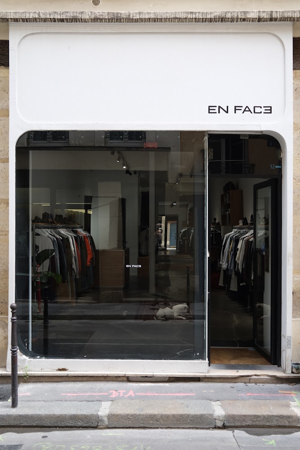 En face store