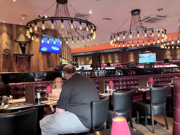 Angus Steakhouse 2
