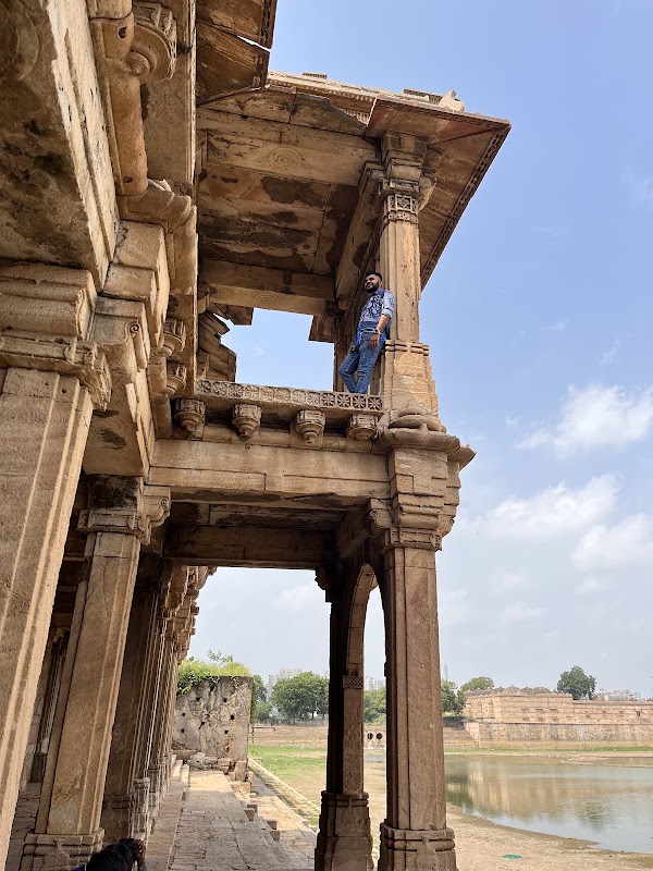 Queen Palace 3