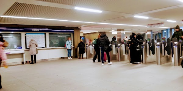 Ealing Broadway station 3
