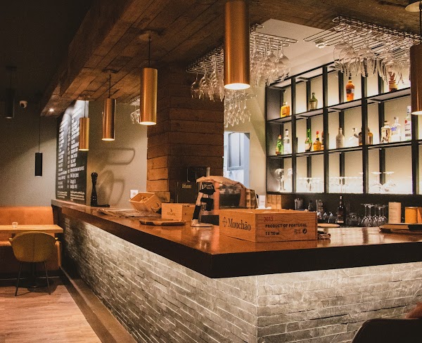 Touriga Wine & Dine
