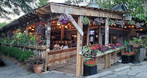 Treehouse Restaurant and Pub