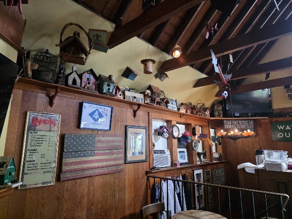Treehouse Restaurant and Pub 2