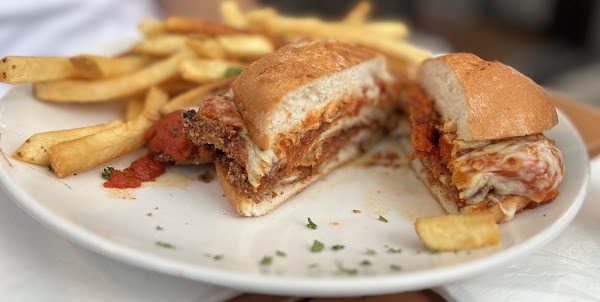 D'Agostino's Pizza and Pub Wrigleyville 5