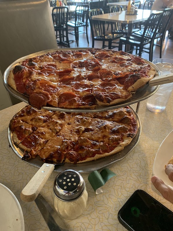 D'Agostino's Pizza and Pub Wrigleyville 3