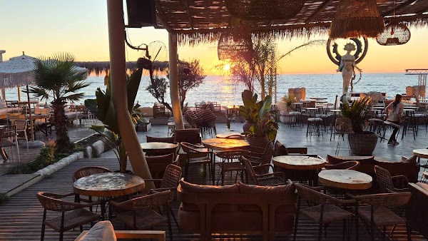 OMA Dyrrachium Restaurant & Beach Lounge