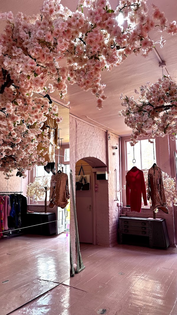 Aro Archive Shop