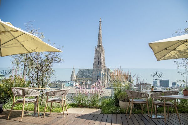 SKY Bar im STEFFL 3