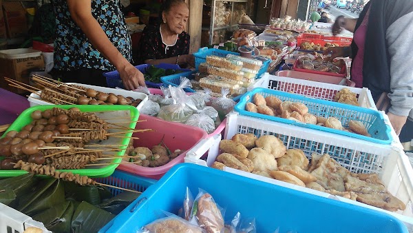 Pusat Kue-kue & Jajan Pasar Bu Kas Ny. Darmiyati