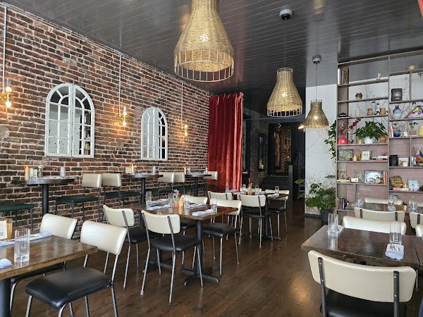 DACHA Kitchen & Bar 6