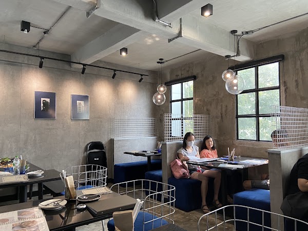 Phed Phed Bistro 1
