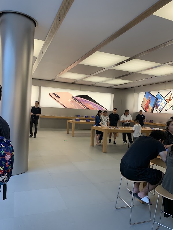 Apple Store 3