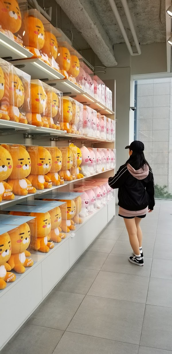 Kakao Friends Hongdae Flagship Store 4