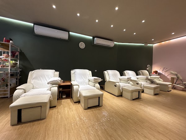 ShenbeifangliaoHsinPeiAromatherapy-Shentiyouyazhiyaanmo|tuibuxiaoshuizhong|toubufangsong|yunfuanmo|meixiongjingyouSPA|meirongzuolian|xinbeibanqiaoqu|fuzhongjieyun Station