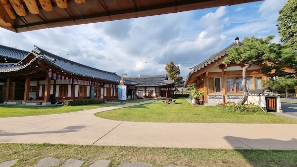 Suwon Traditional Culture Center 5