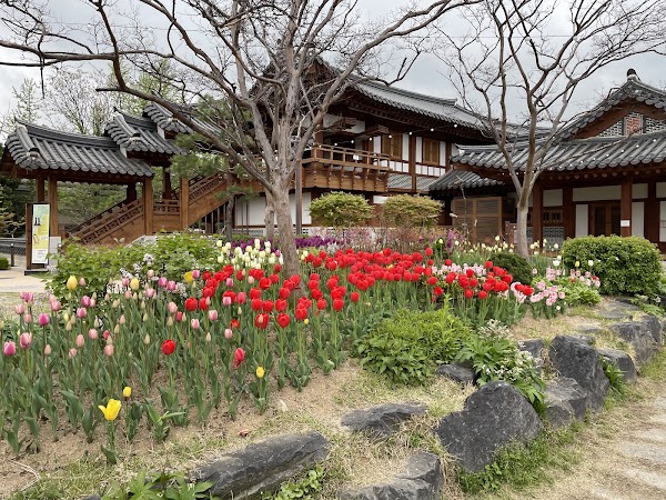 Suwon Traditional Culture Center 3