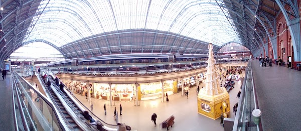 St. Pancras International Christmas Tree 3