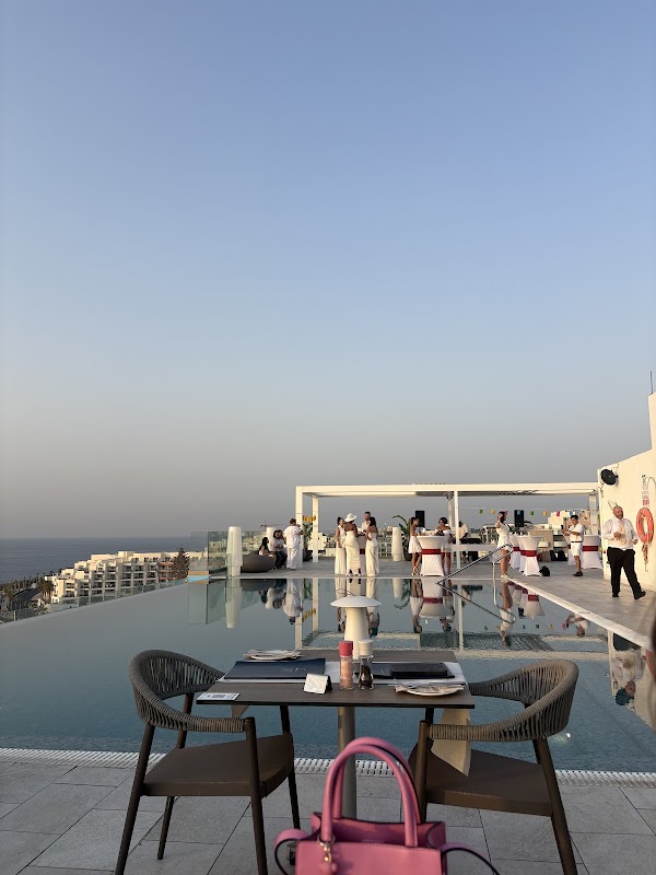 Upper Deck Bar & Restaurant 1