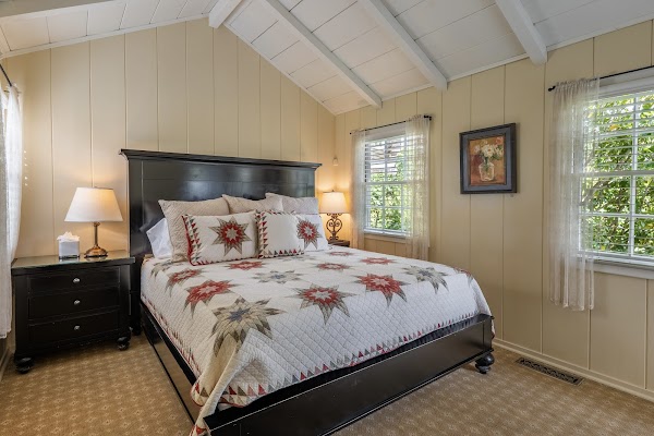 Carmel Cottage Inn 5