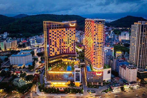 Muong Thanh Luxury Ha Long Centre Hotel