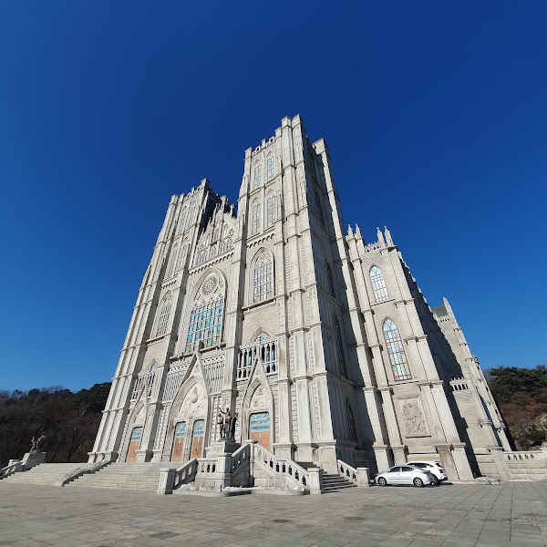 Kyung Hee University, Seoul Campus 5