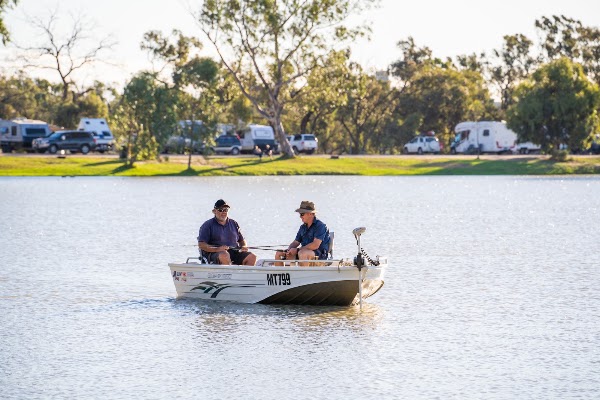 Lake Lascelles Cabins and Camping 4