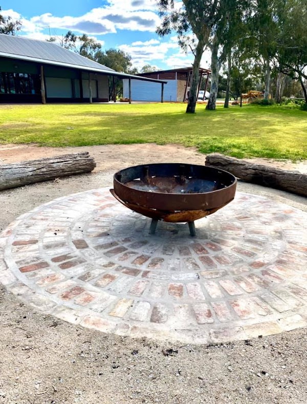 Lake Lascelles Cabins and Camping 3