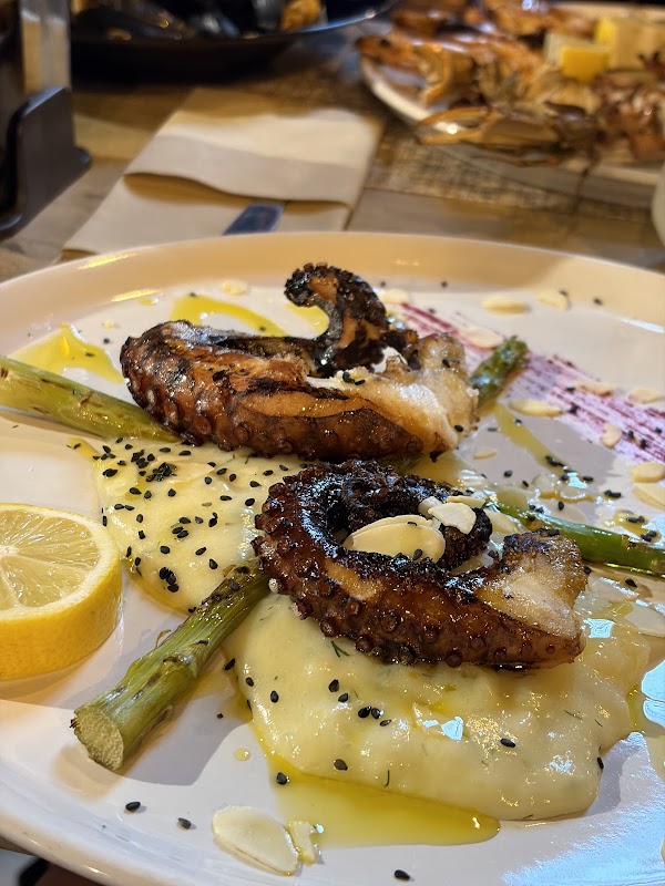 Anchor Seafood Restaurant Ksamil 4