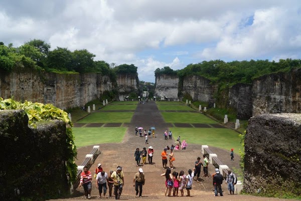 Garuda Wisnu Kencana Cultural Park 3