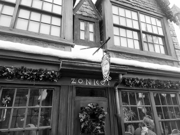 Honeydukes 1