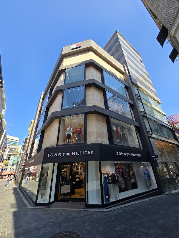 TOMMY HILFIGER 4