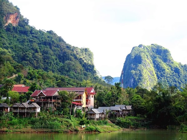 Nong Khiaw