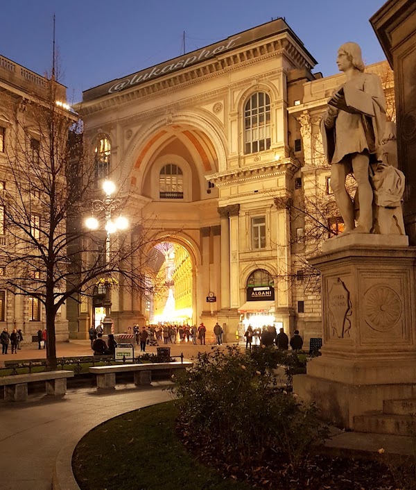 Piazza della Scala 3