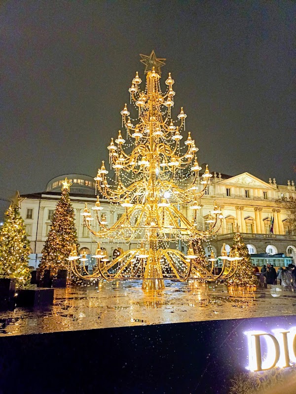 Piazza della Scala 2