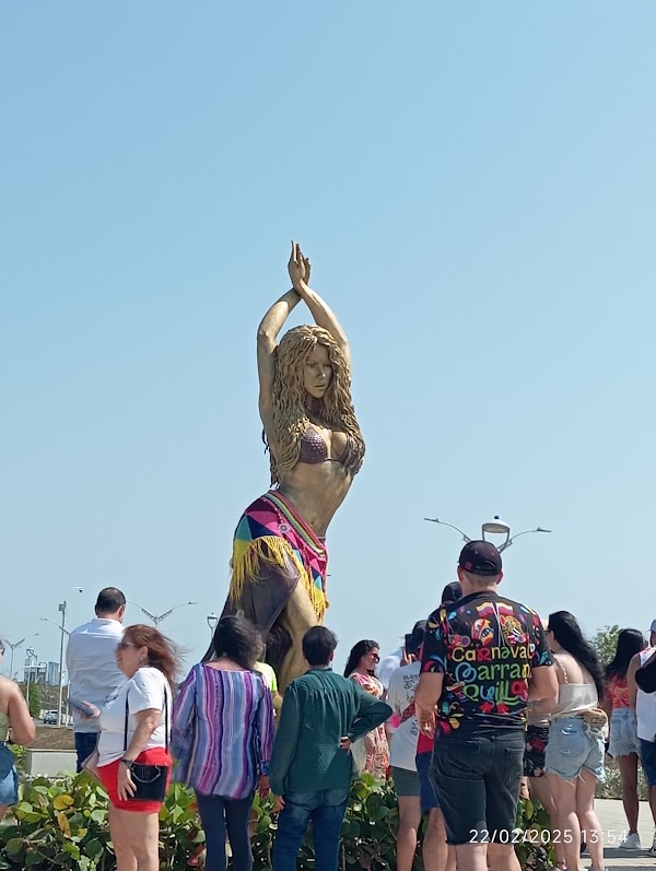 Shakira Statue 2