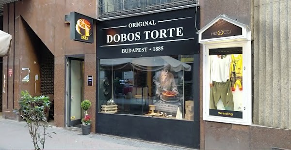 Original Dobos Torte 1885 Budapest