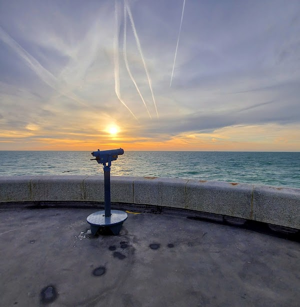 Folkestone Lighthouse 4