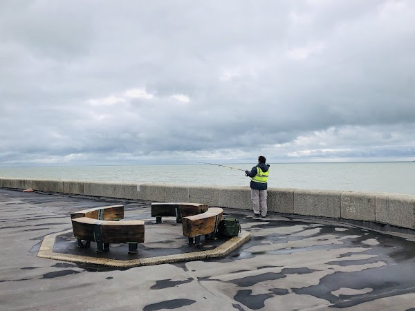 Folkestone Lighthouse 2