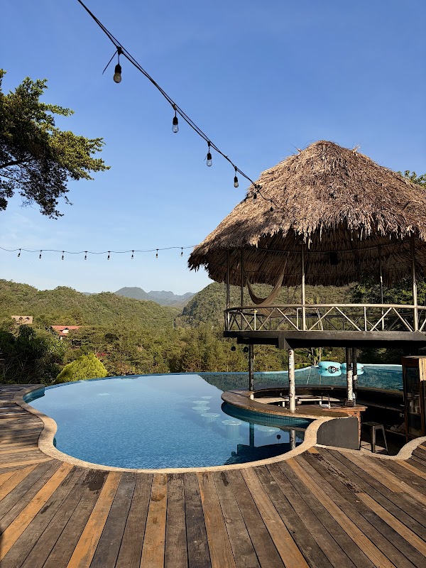 Zephyr Lodge 4