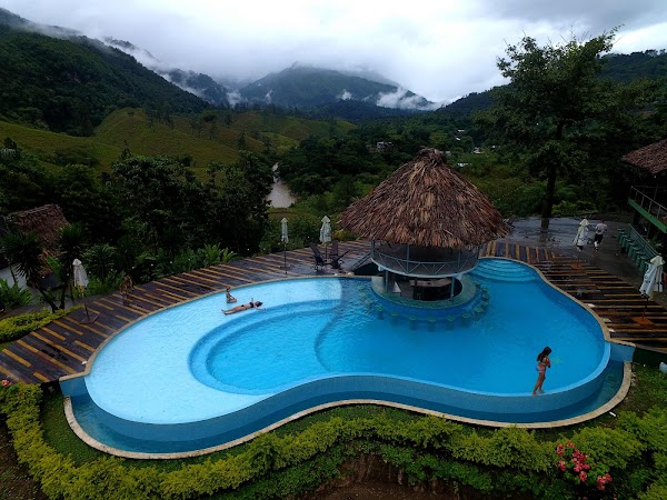 Zephyr Lodge 2